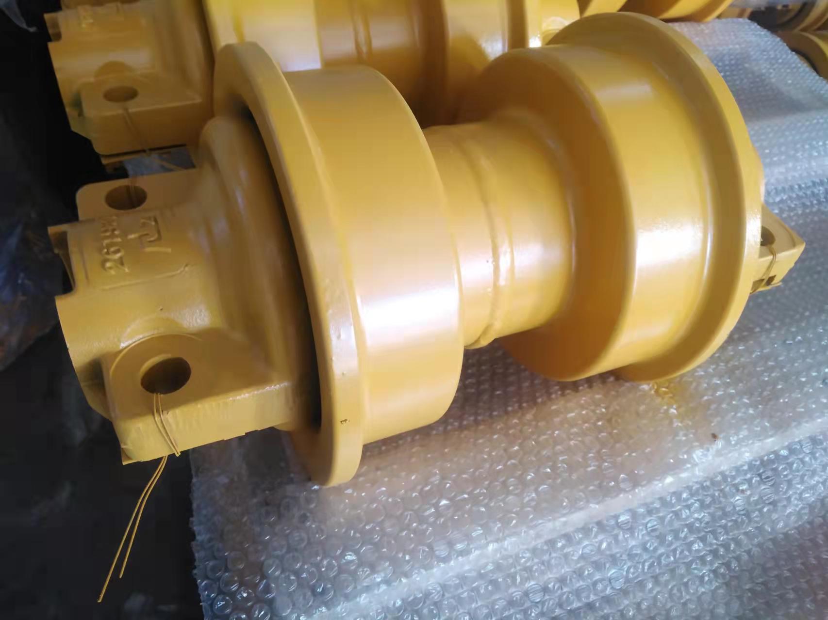 Shantui SD22 track roller SF155-30-00128