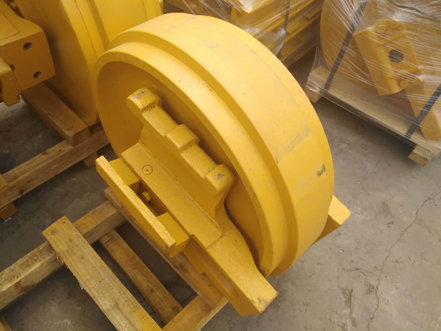 Shantui SD32 idler 175=30-00575Komatsu D155 idlers