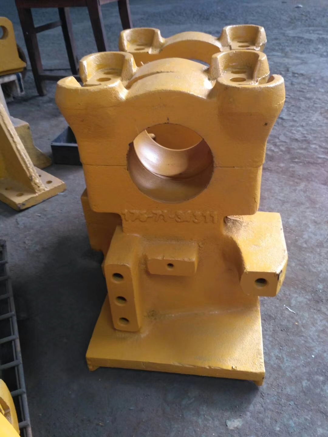 D155 Rod Bracket 175-71-31311